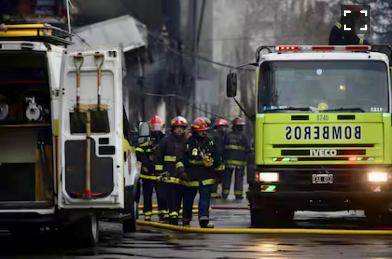 Incendio en depósito en diagonal 77 esquina 48 de la ciudad de la Plata