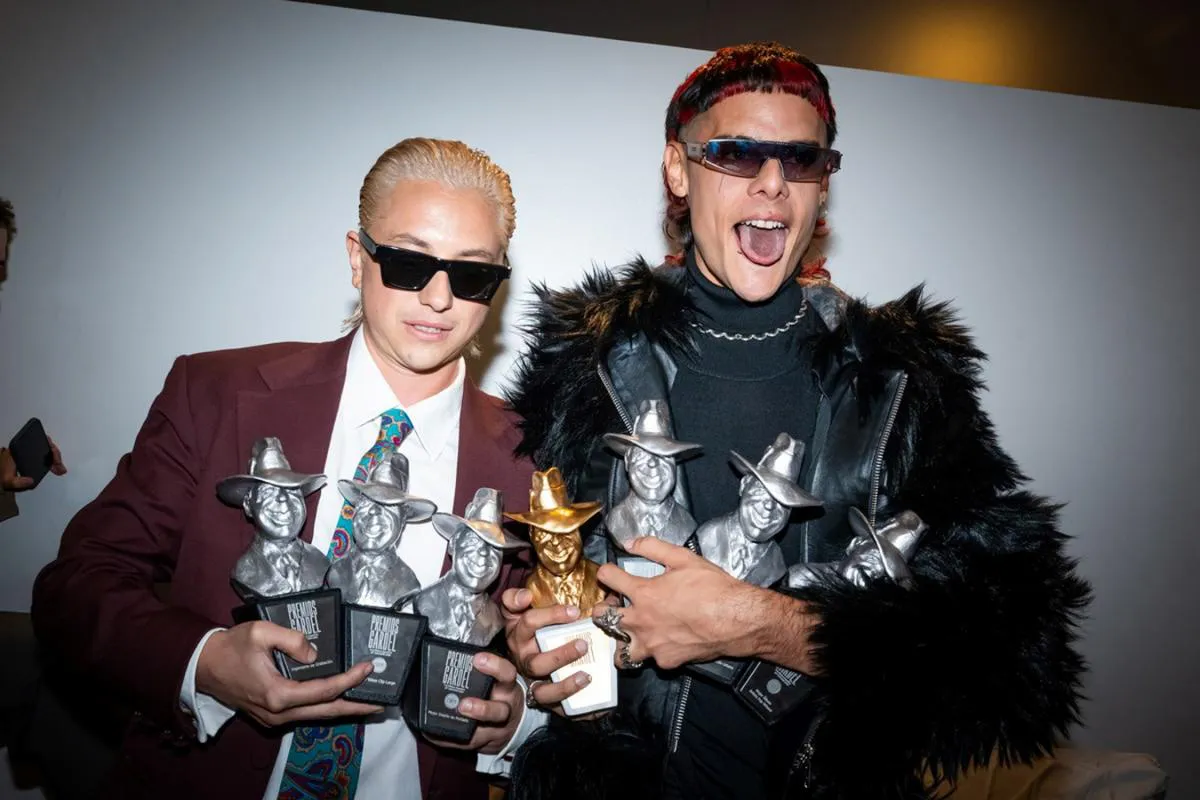 premios-gardel-ca7riel-pato-amoroso-se-llevaron-siete-estatuittas-1088527-073902