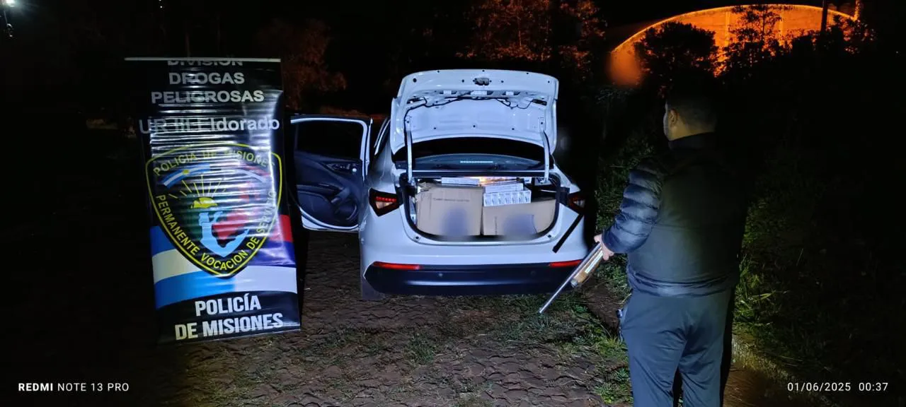 Incautaron un vehículo robado con una carga millonaria de cigarrillos de contrabando
