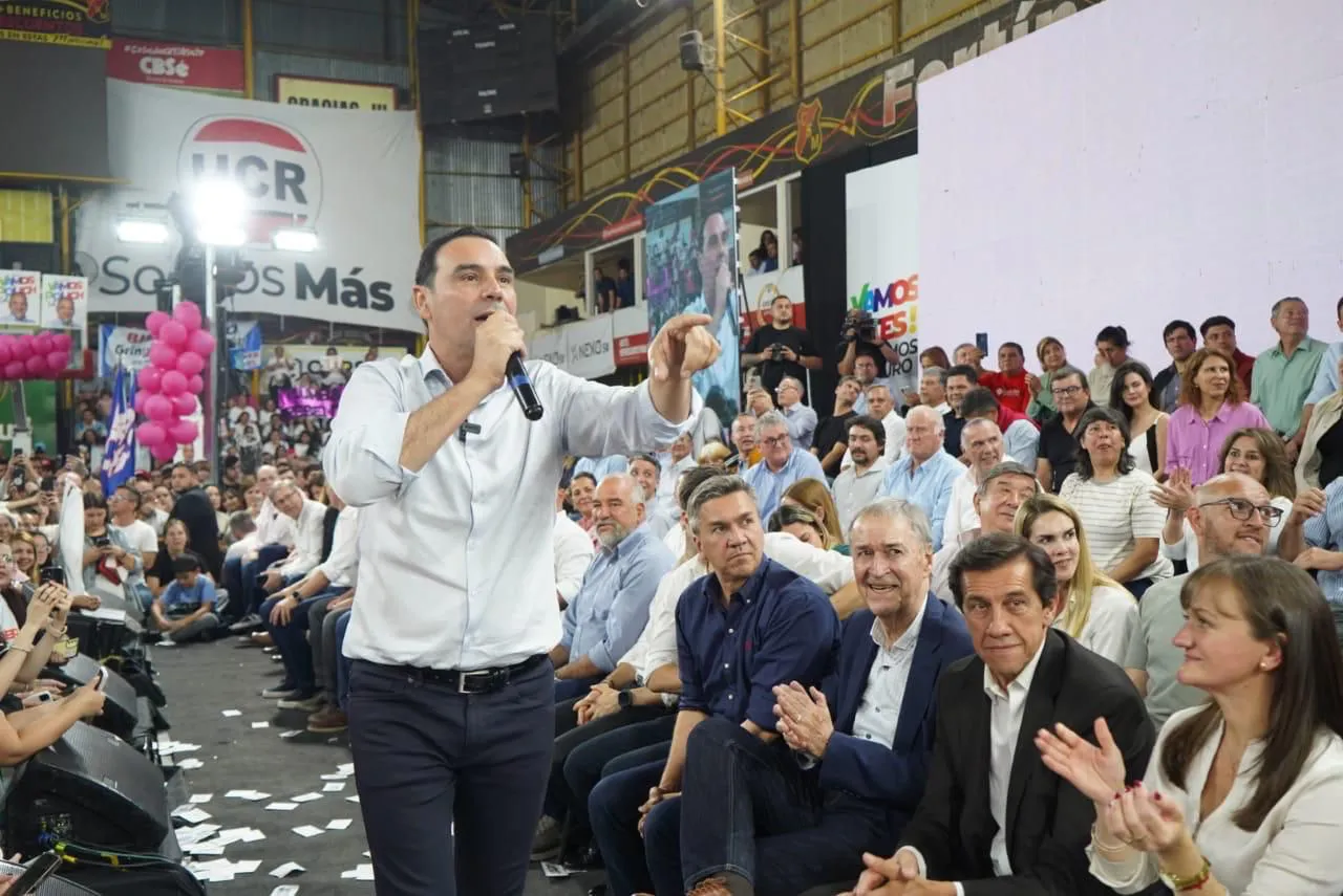 Gobernador de corrientes: cerrando campaña para su hermano 