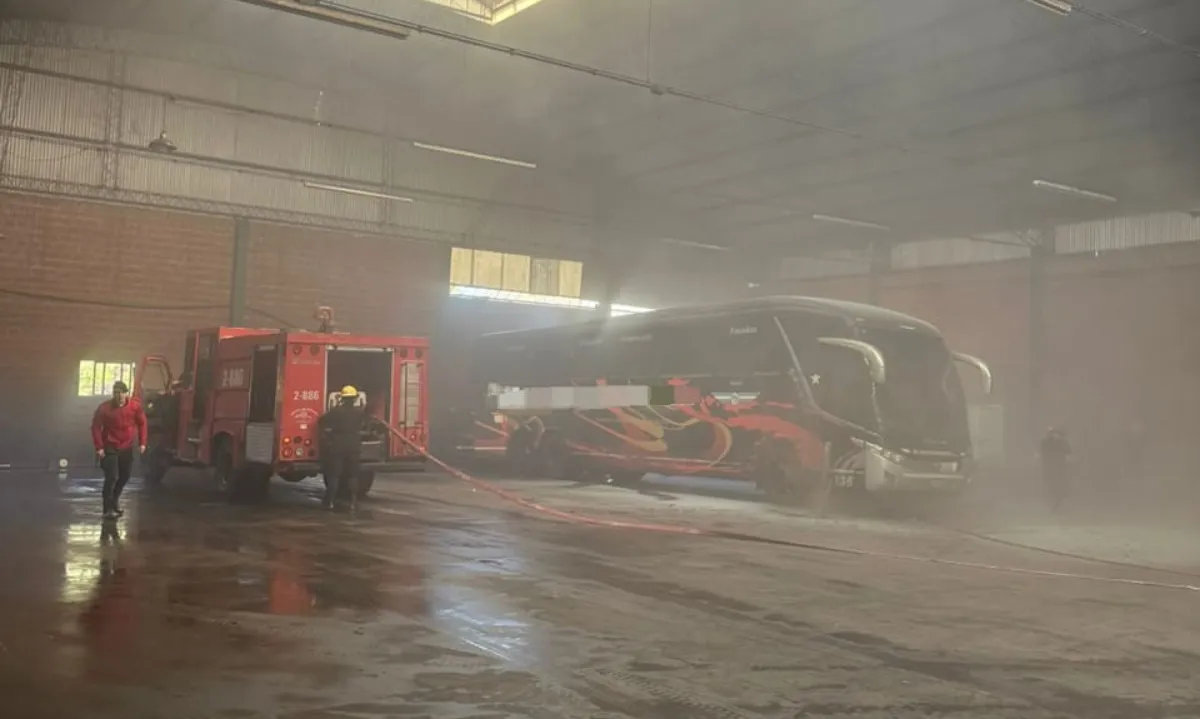 Un colectivo se incendió en Posadas_ no hubo lesionados