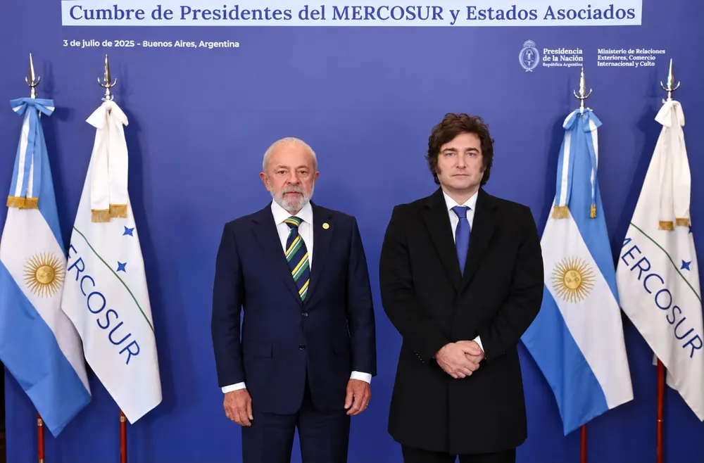 Javier Milei y Lula da Silva durante la cumbre del Mercosur - Buenos Aires julio 2025