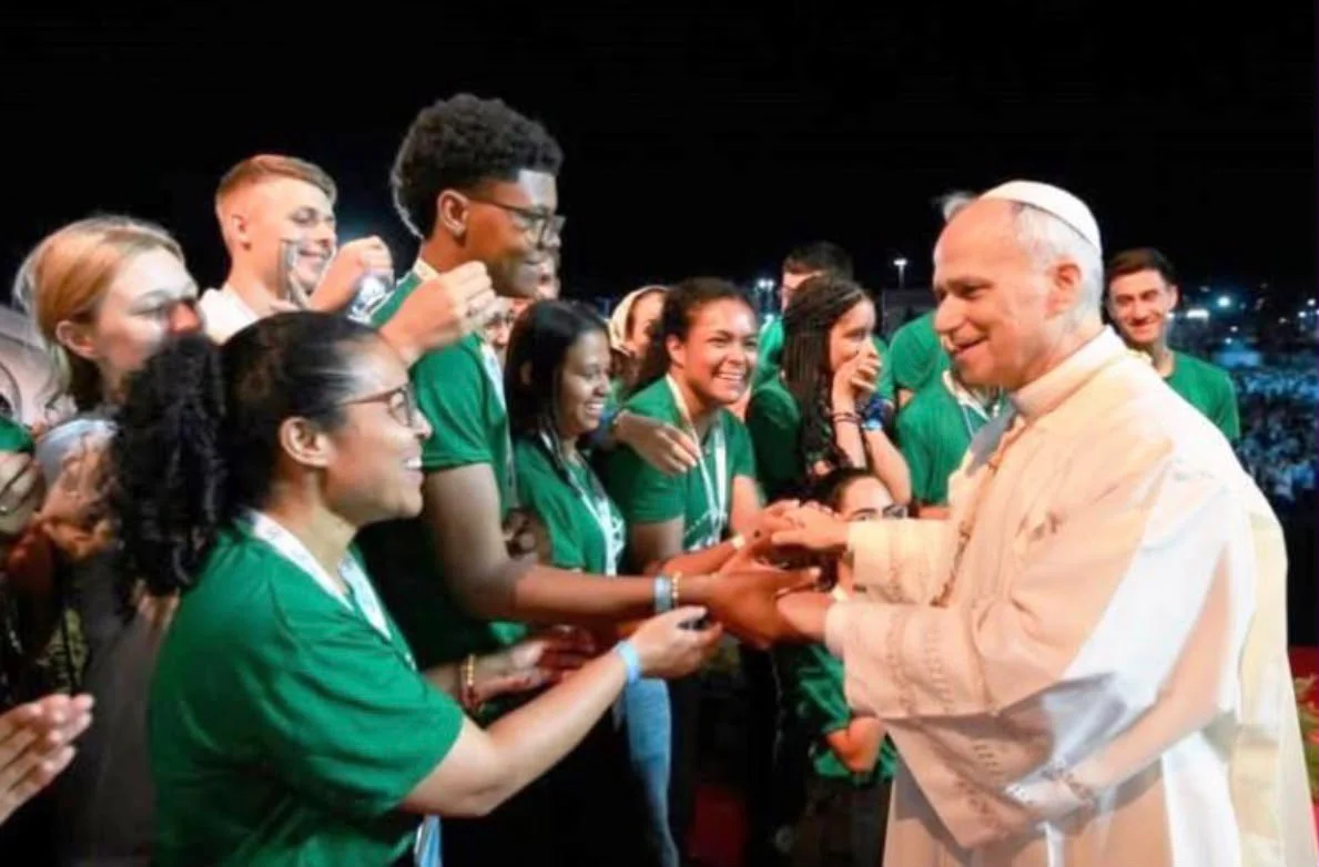 Papa León y los jóvenes