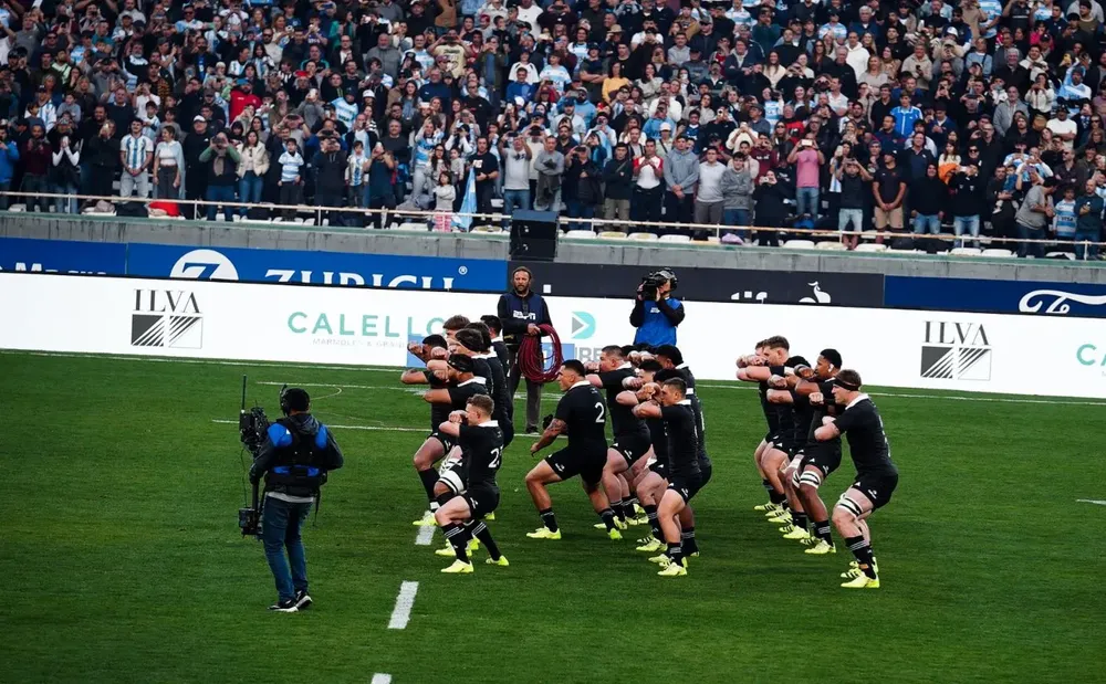 All Blacks en un Kempes colmado