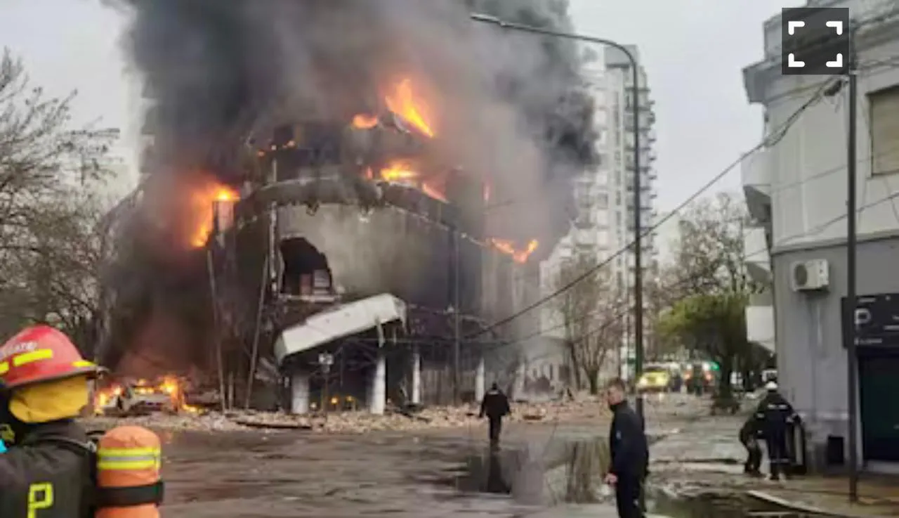 INCENDIO EN DEPÓSITO LA PLATA